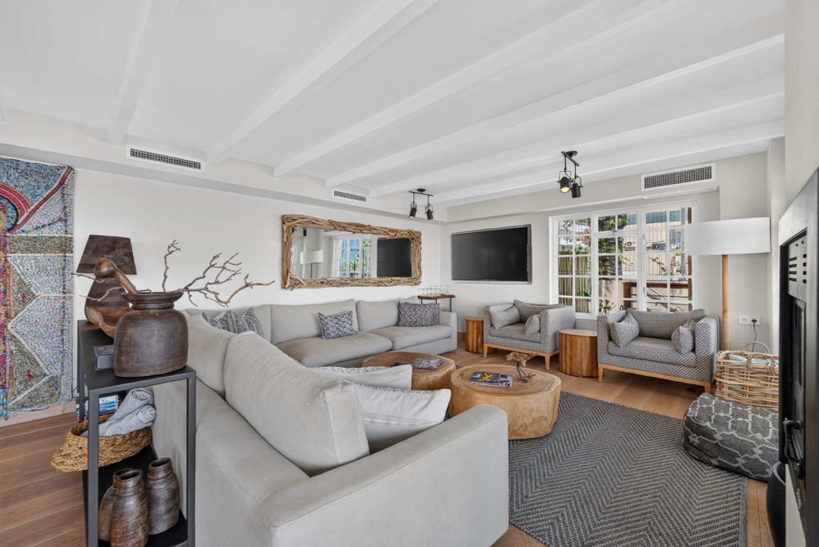 6 Bedroom Property for Sale in Camps Bay Western Cape